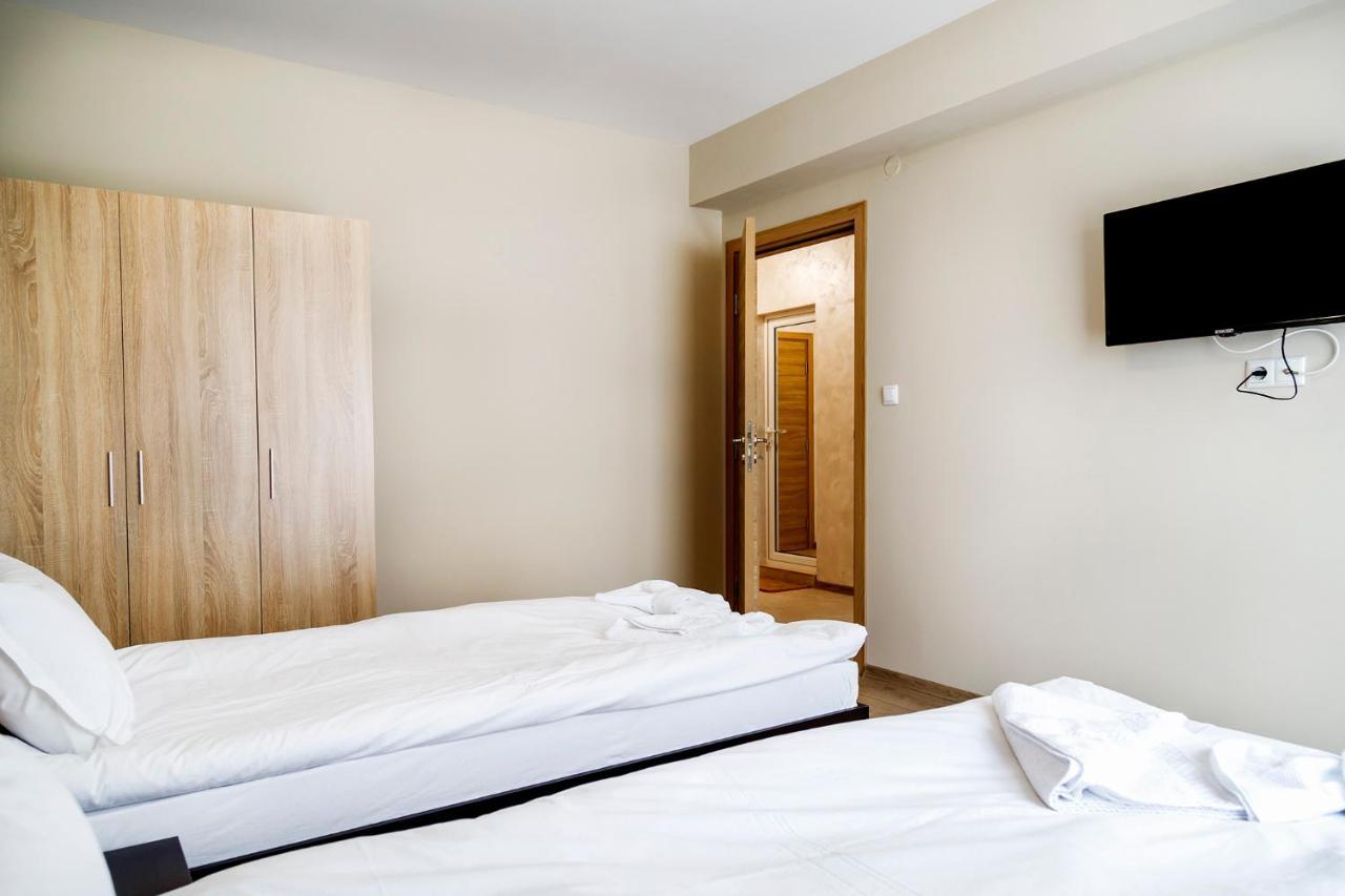 Family Hotel - City Hotel ימבול מראה חיצוני תמונה