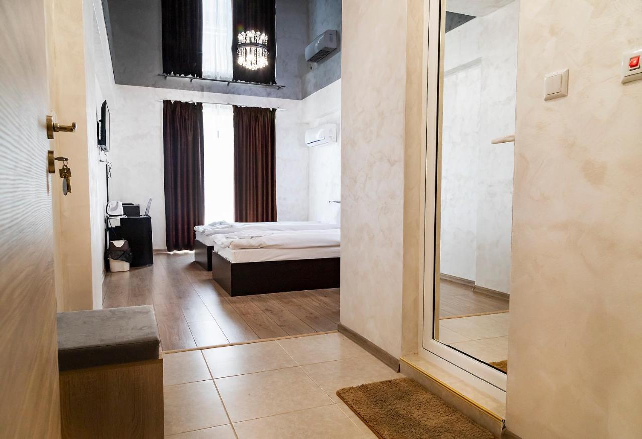 Family Hotel - City Hotel ימבול מראה חיצוני תמונה