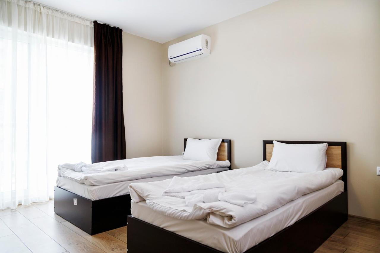 Family Hotel - City Hotel ימבול מראה חיצוני תמונה