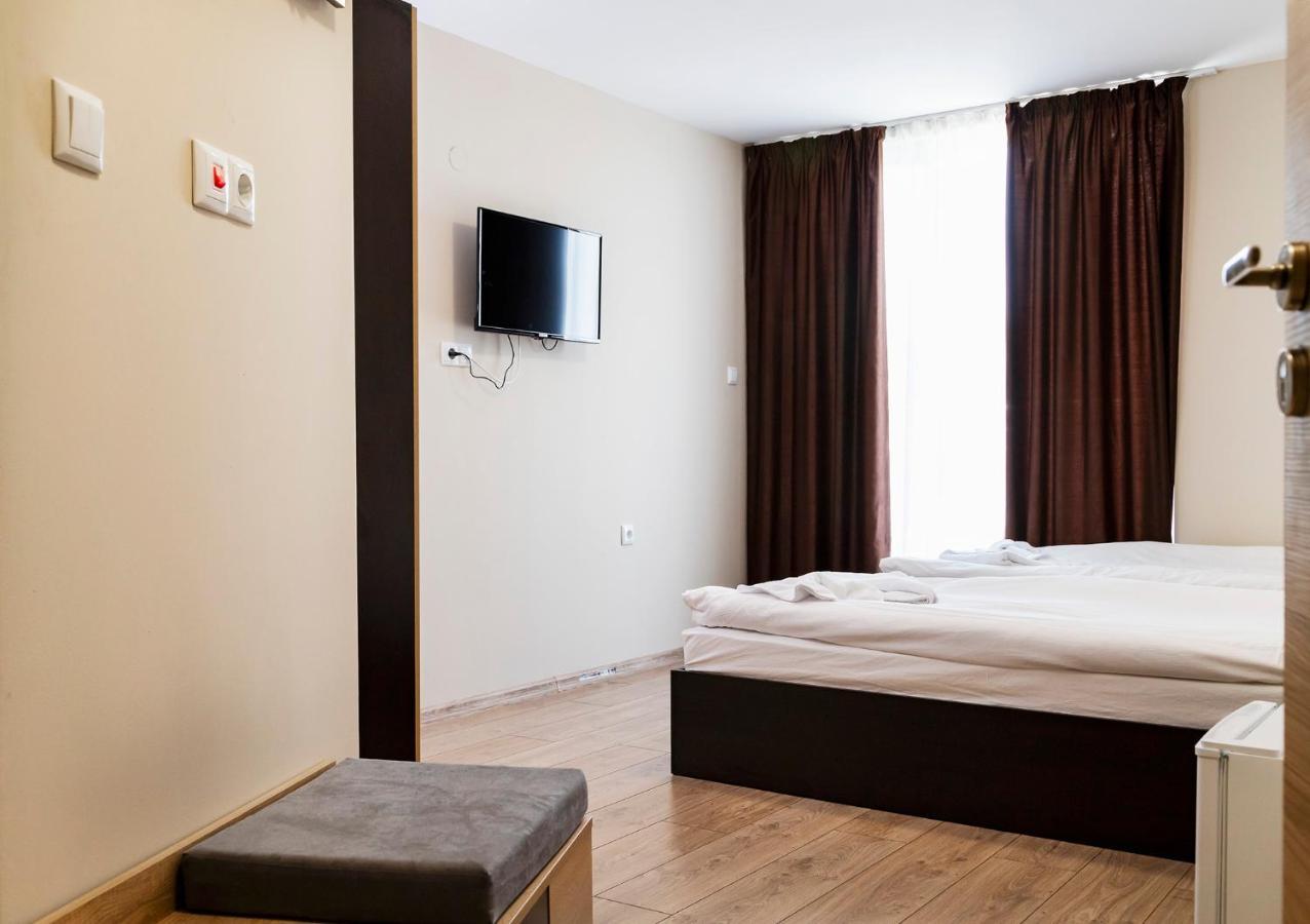 Family Hotel - City Hotel ימבול מראה חיצוני תמונה