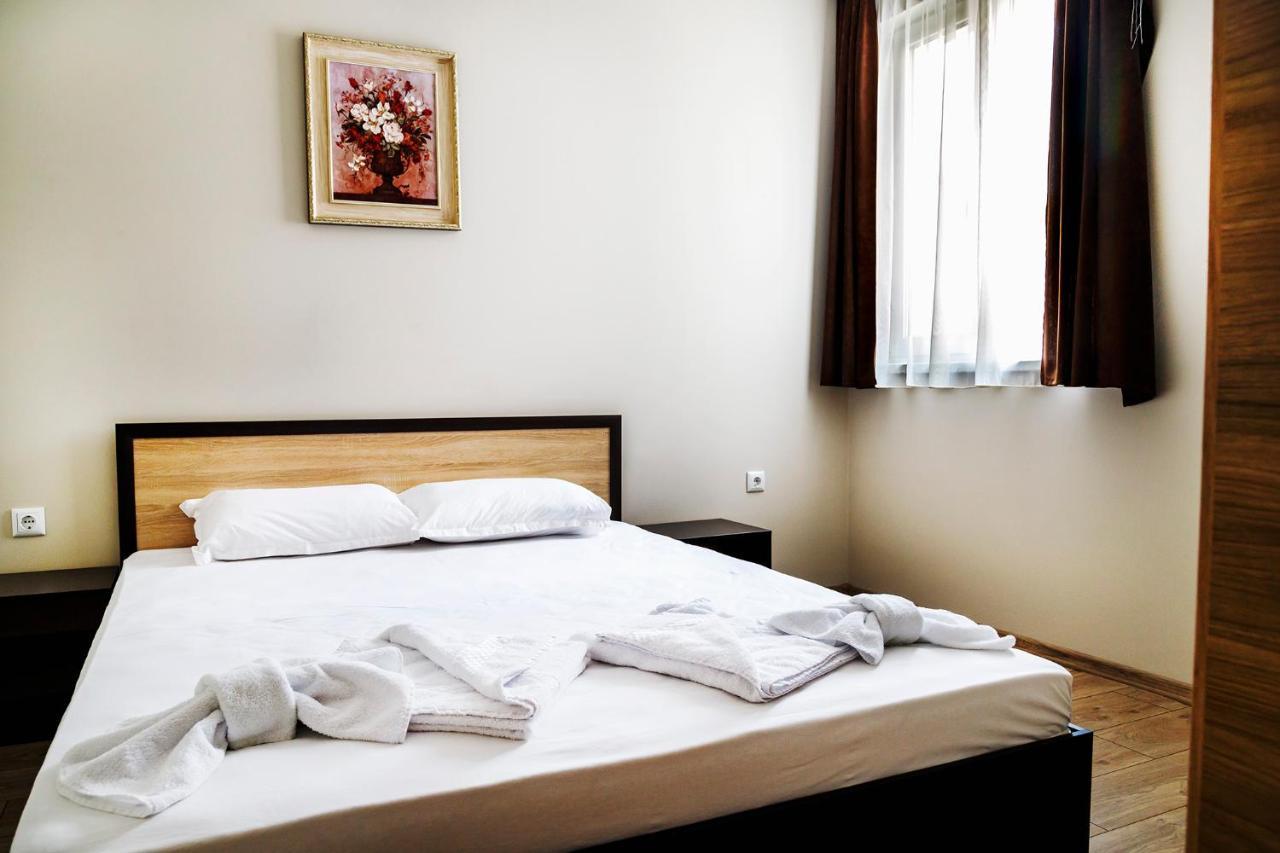 Family Hotel - City Hotel ימבול מראה חיצוני תמונה