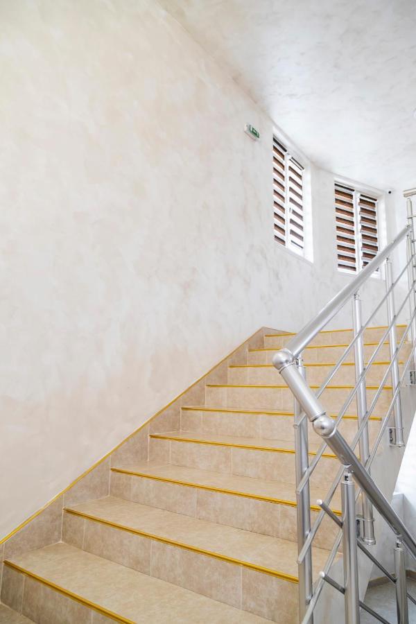 Family Hotel - City Hotel ימבול מראה חיצוני תמונה